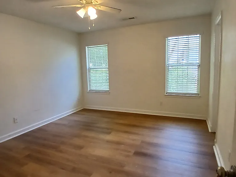 124 Mallard Dr — Photo 4