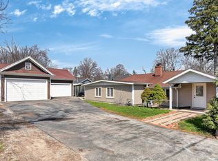 132 Harvey Ave, Wood Dale, IL