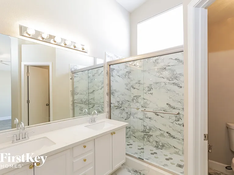 8630 W Shaw Butte Dr — Photo 10