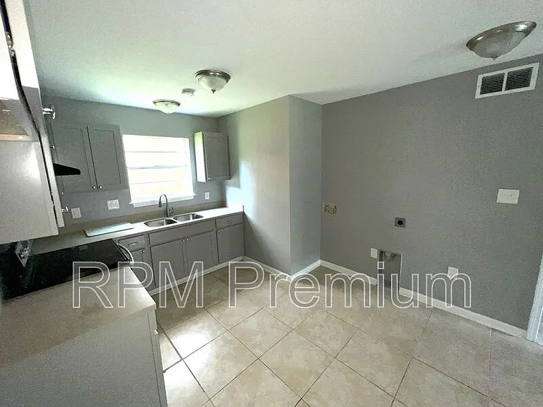 5159 Baker Blvd #B — Photo 7