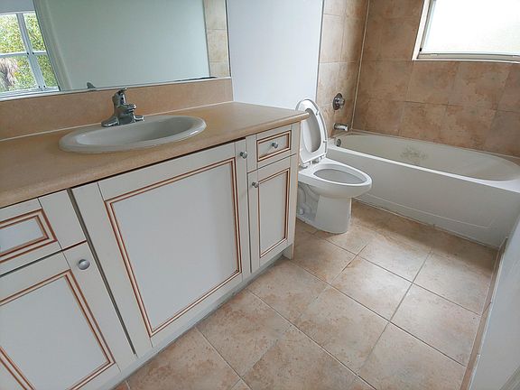 2nd image of 701 Talia Cir #701