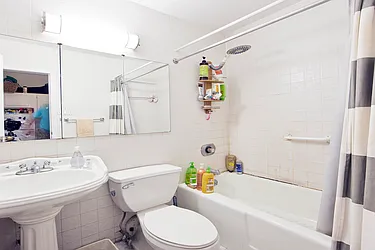 Rented by R New York