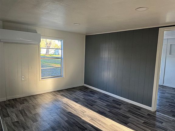 5th image of 406 S 7th St