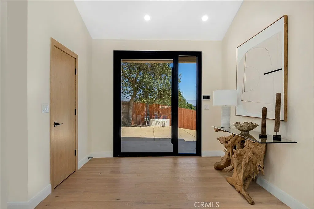 5 bed, 6.5 bath, 4200 sqft, $12,000 — Photo 4