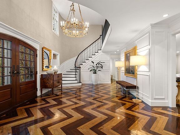 3rd image of 48 Scotch Pine Rd
