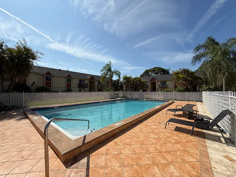 2100 Forest Knoll Dr NE #202 — Photo 18