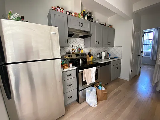 Rented by Capri Jet Realty Corp | media 21