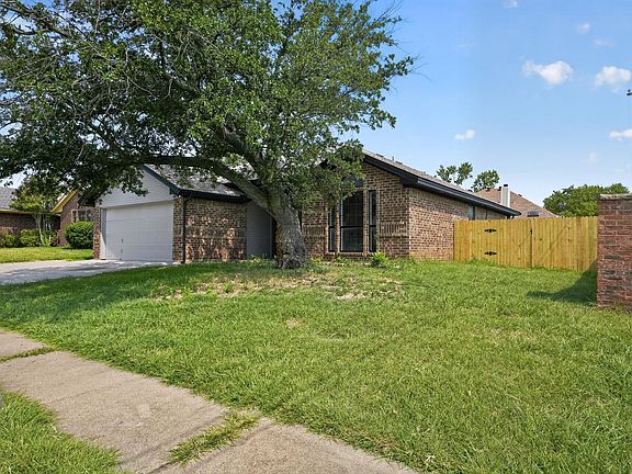 2nd image of 6057 Hillglen Dr