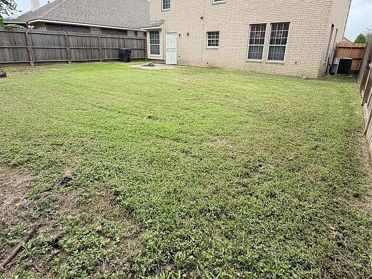 10030 Yolandita — Photo 12