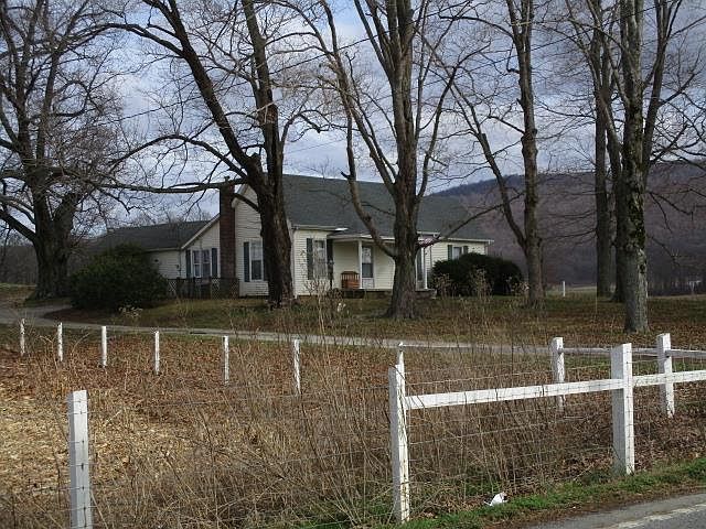 2nd image of 845 Viola Rd