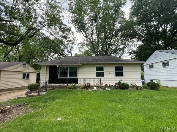9871 Medford Dr, Saint Louis, MO 63136