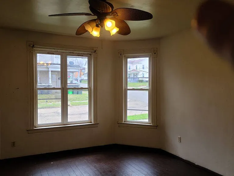146 S Park Ave #DOWN — Photo 5
