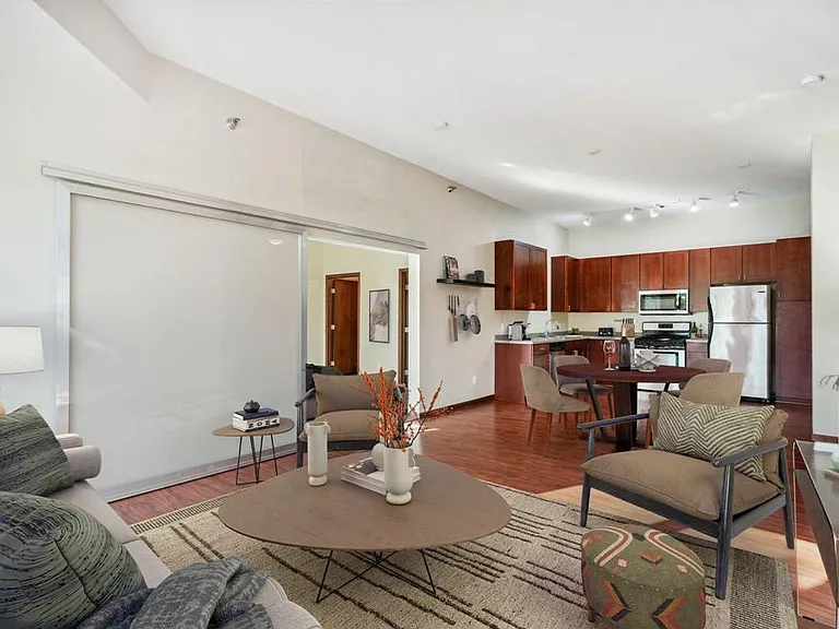 2650 University Ave W #109 — Photo 17
