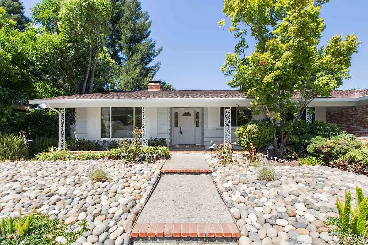 125 Hazelwood Pl photo 1