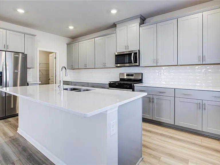 61 Longleaf St — Photo 7