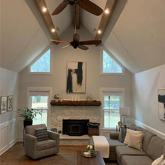 Saint Ives Ct — Photo 18