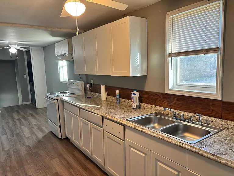 532 Midway Odom Rd — Photo 5