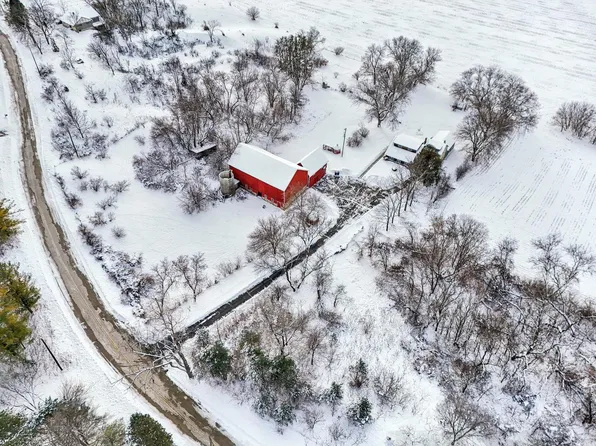 6273 Pleasant Hill DRIVE, West Bend, WI 53095