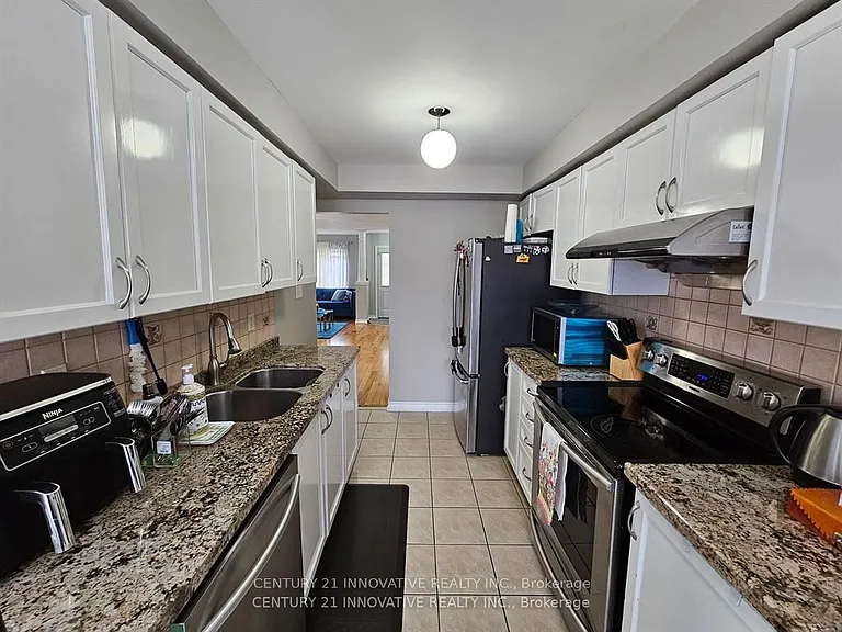 189 S Unionville Ave — Photo 11