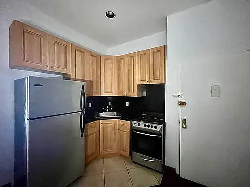 493 9th Ave Photo 1