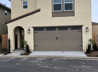 713 N Burgan Ave, Clovis, CA 93611