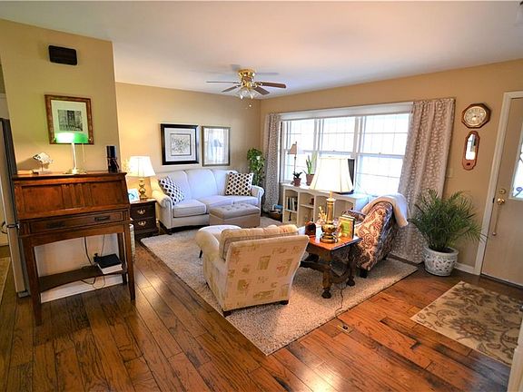 5th image of 4 Woodland Pl
