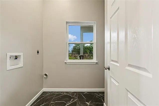 728 Lydia Ct — Photo 16