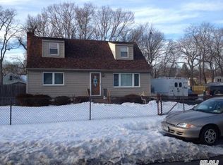40 Hilliard Ave, Central Islip, NY 11722