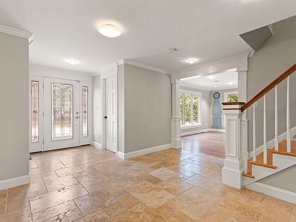 4th image of 48 Castle Dr