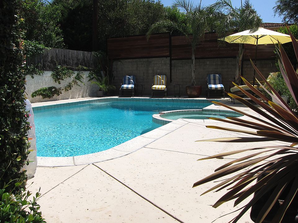 2nd image of 533 Seminole Cir
