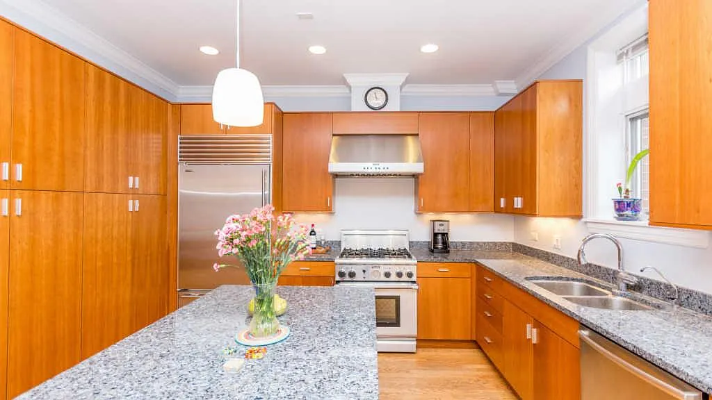 4 bed, 3.5 bath, 3032 sqft, $3,800 — Photo 3