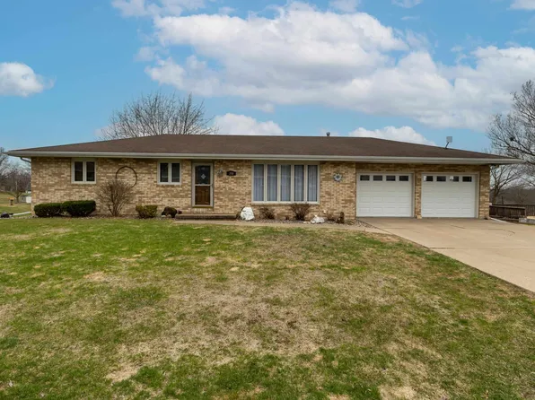 359 Highland Dr, East Dubuque, IL 61025