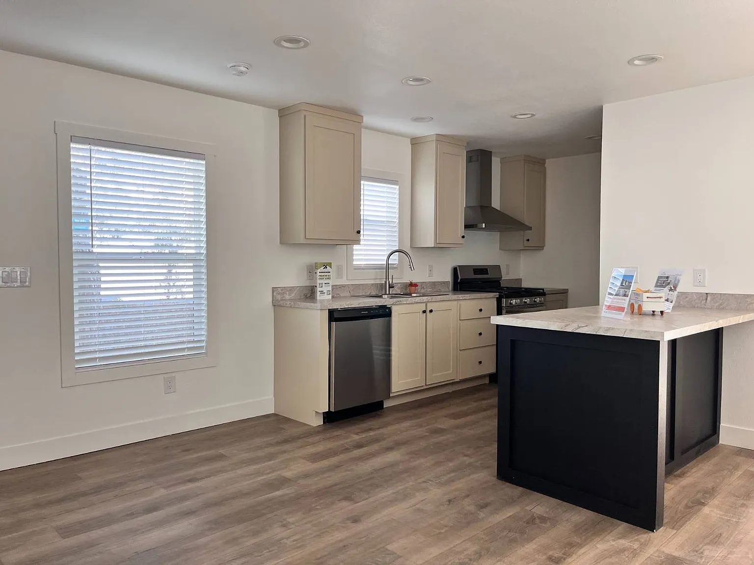 3 bed, 2.0 bath, 840 sqft, $1,310 — Photo 1