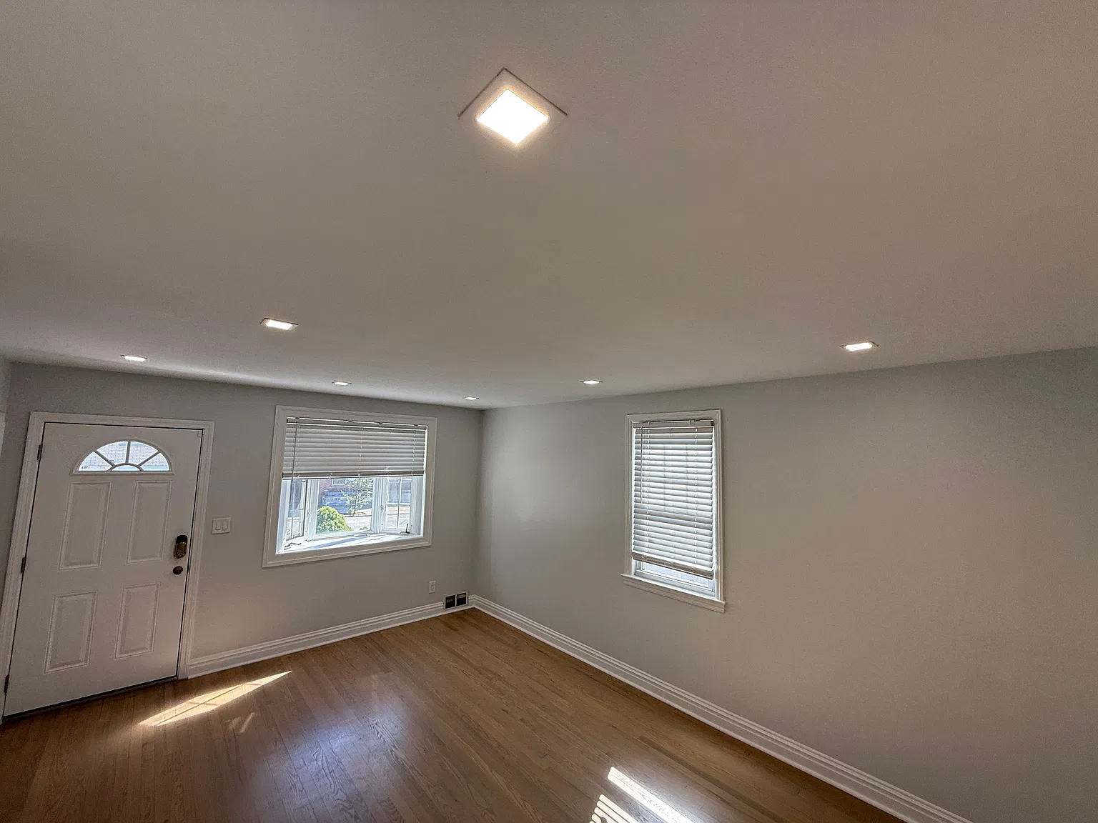 3 bed, 1088 sqft, $3,900 — Photo 3