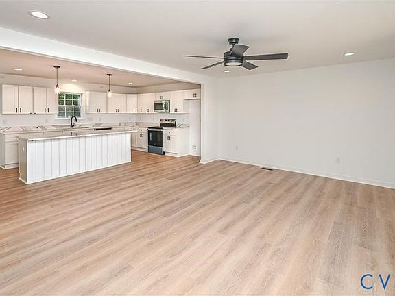 5th image of 229 Lexington Dr