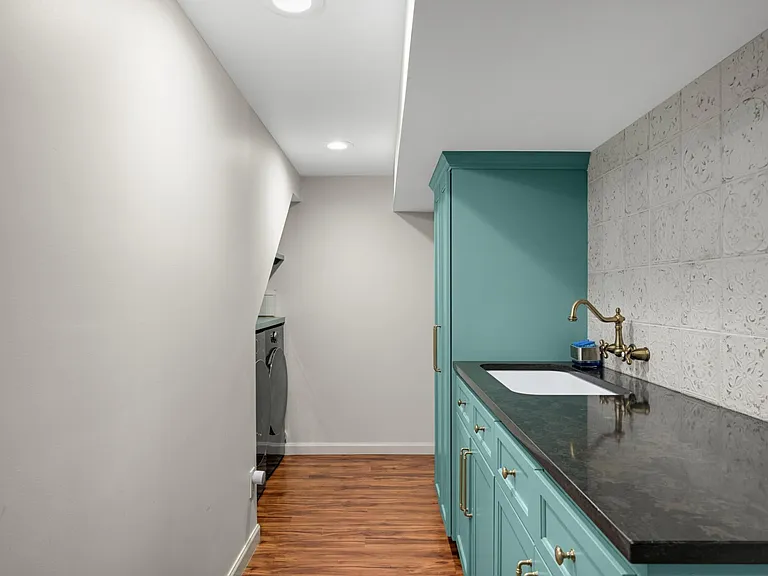 2837 Glenhurst Ave — Photo 20