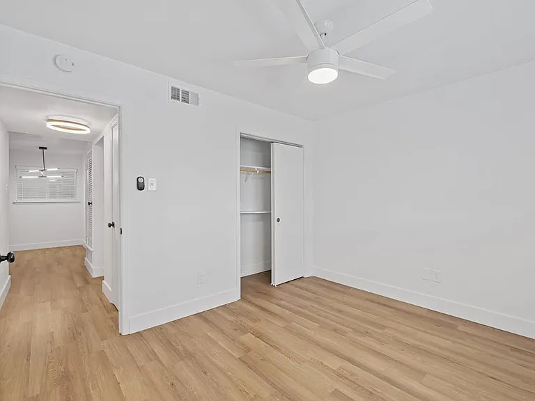 CrestHaus Apartments — Photo 42