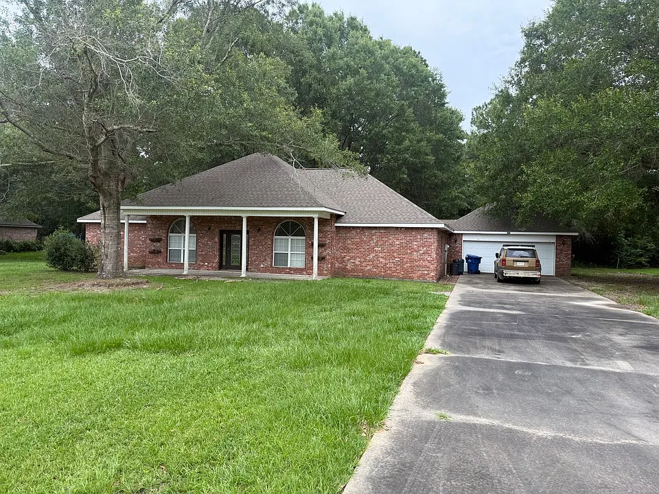 252 Dedria Ln