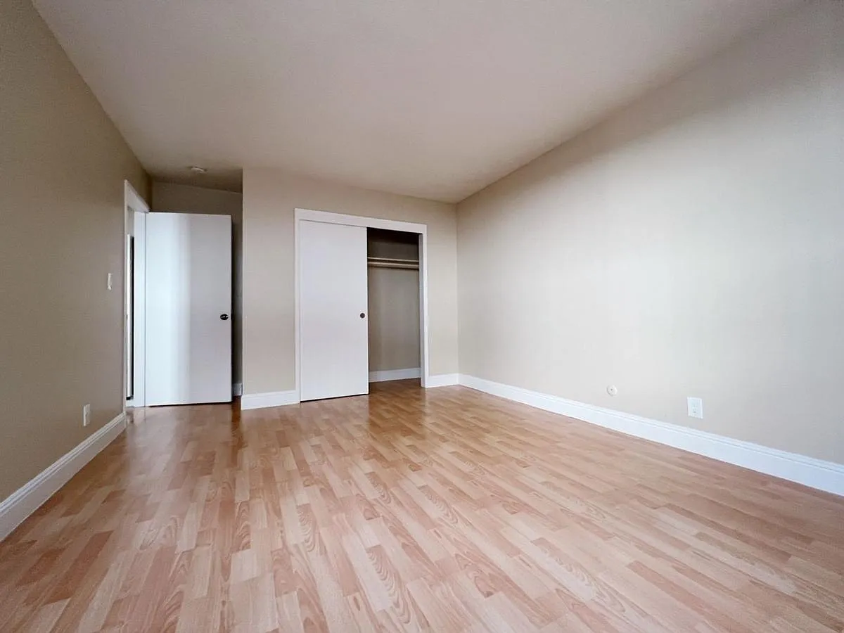 El Camino Real Apartments — Photo 3