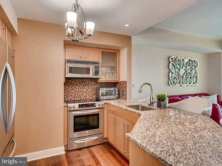 675 President St #2408 — Photo 3