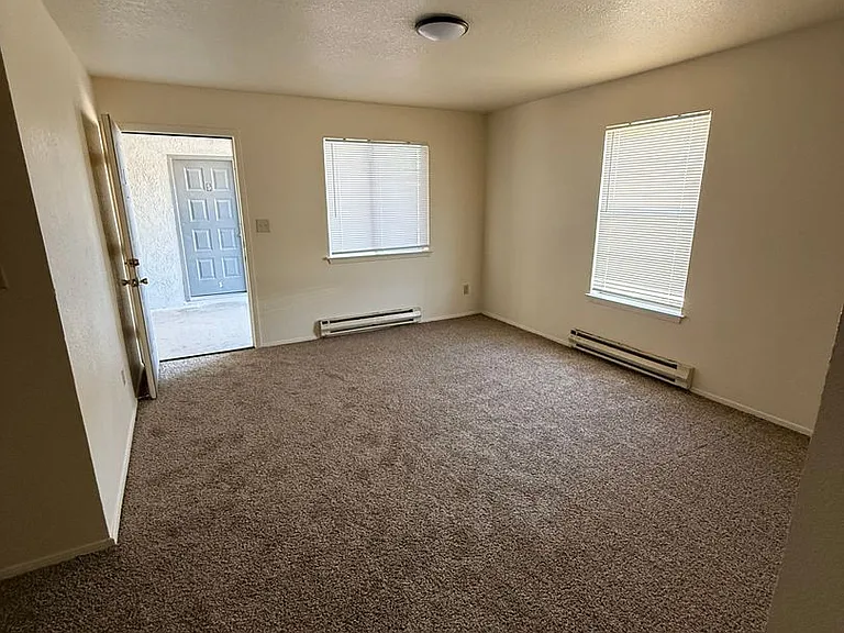 2805 E Idaho Ave — Photo 4