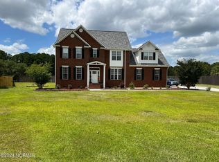 102 Drayton Hall, Jacksonville, NC 28540