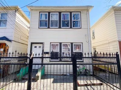 5527 97th Pl, Corona, NY, 11368
