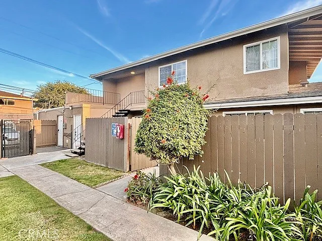 17102 Emerald Ln #E — Photo 9