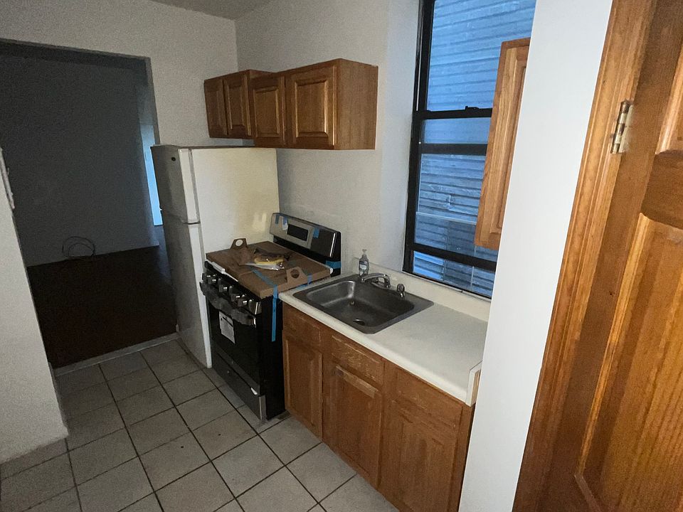 1st image of 30-65 Steinway St #100