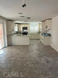 3 bed, 1700 sqft, $3,450 — Photo 2
