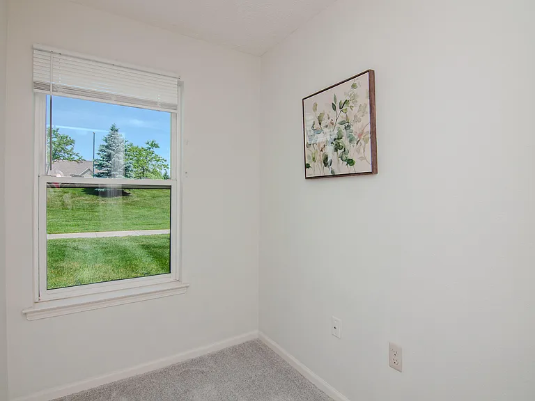 1704 Weatherstone Dr — Photo 32
