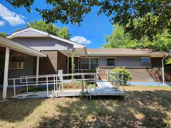 711 SW Ranch Oak Blvd, Lawton, OK 73501