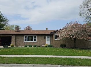 1066 Meadow Ln, Rochelle, IL 61068