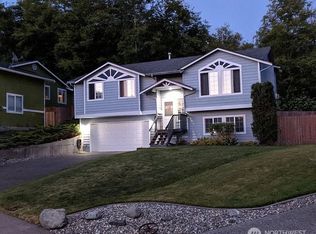 17415 Highland View Dr, Arlington, WA 98223